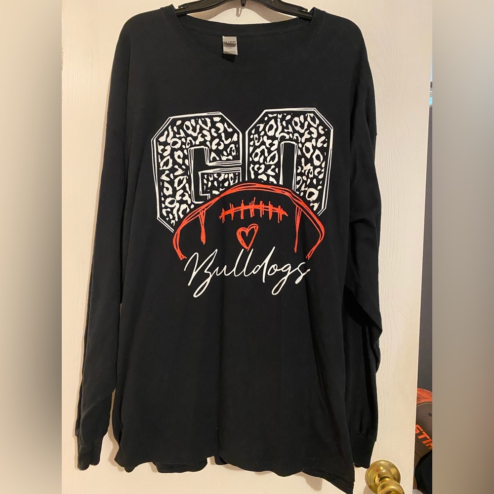 Bulldogs tee..